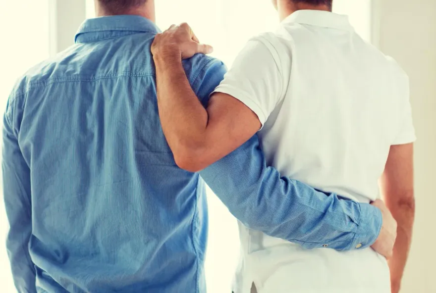 真會玩！國小男師染HIV仍「雙龍相約」　8伴隱瞞病情挨告獲輕判