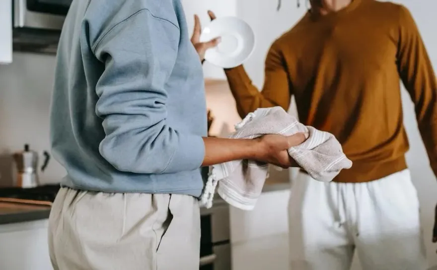 婆婆喝茶禮金一毛不給！狂炫「1個月給兒媳10萬」　人妻怒瞧：鄉下老太婆