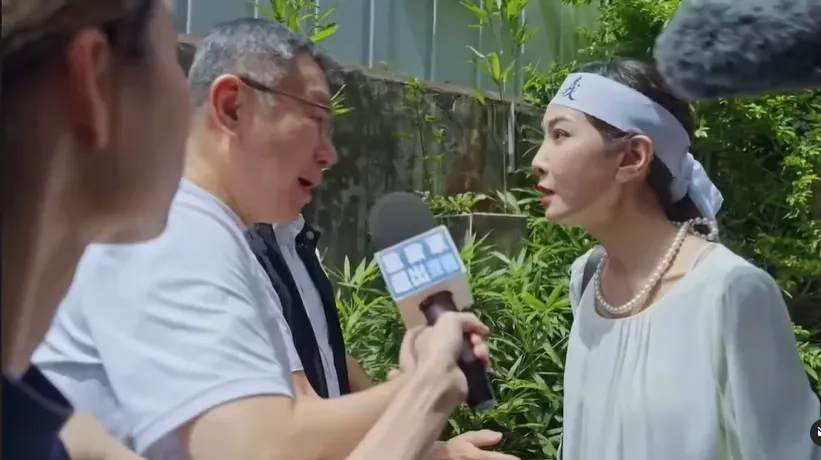 影/昔罵柯文哲「早點下地獄」全被拍！　胡文英PO脫衣照洩近況