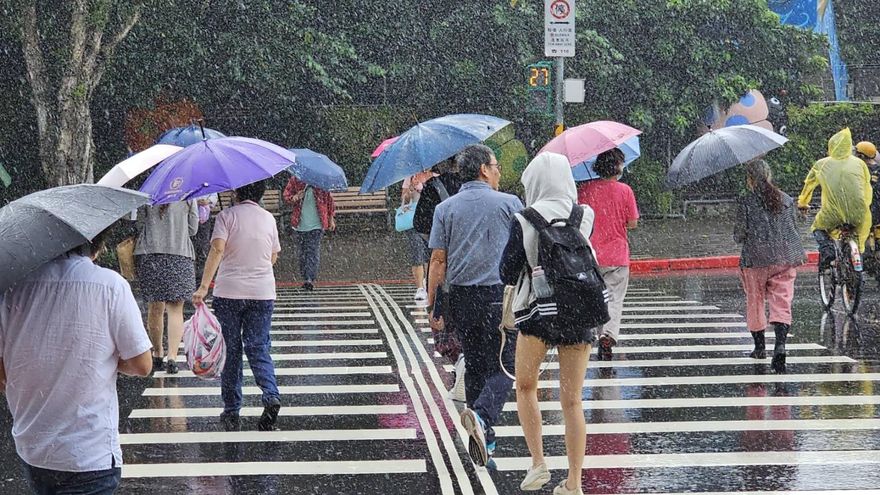 鋒面週末來！全台注意午後大雨　高溫上看33度